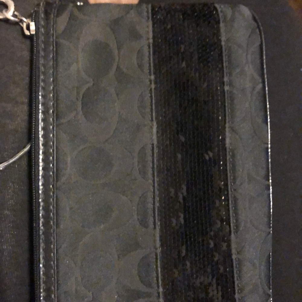 Coach Wristlet with sequins. Black. Used condition - Picture 6 of 7